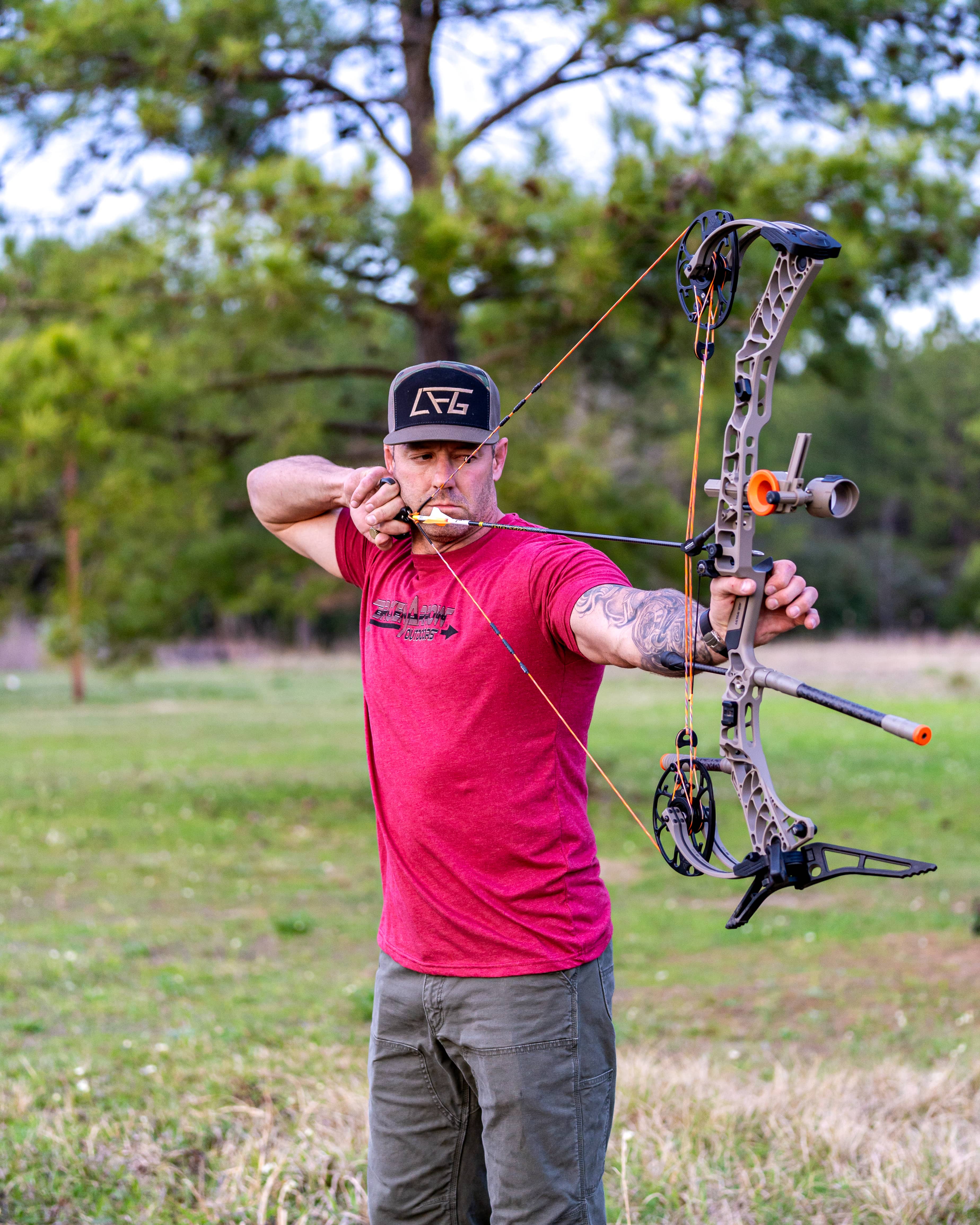 Bowhunter shooting session